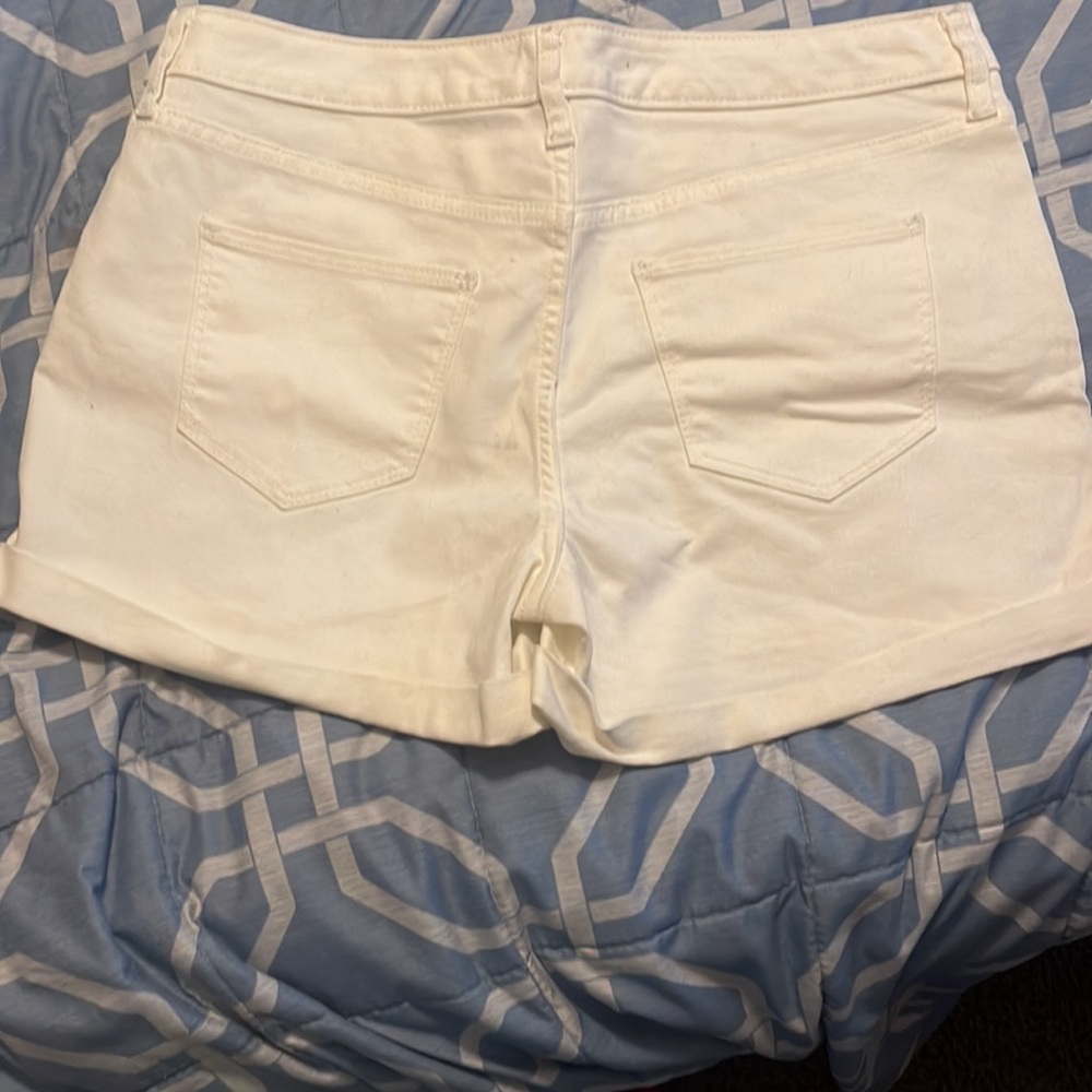 Universal Thread Shorts - Picture 4 of 4